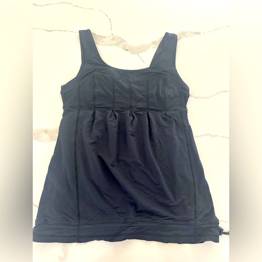 Lululemon work out tank top, size 6